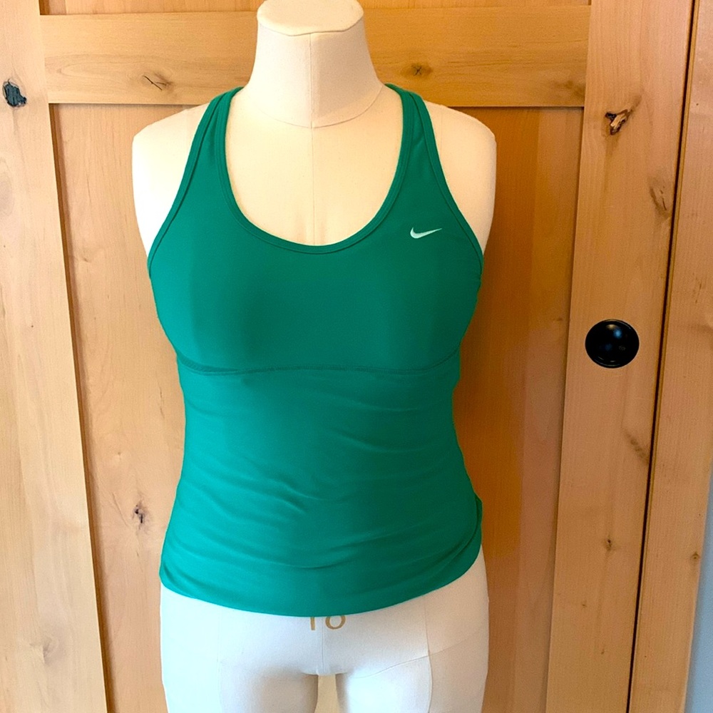 Nike women’s racerback workout tank sz lg